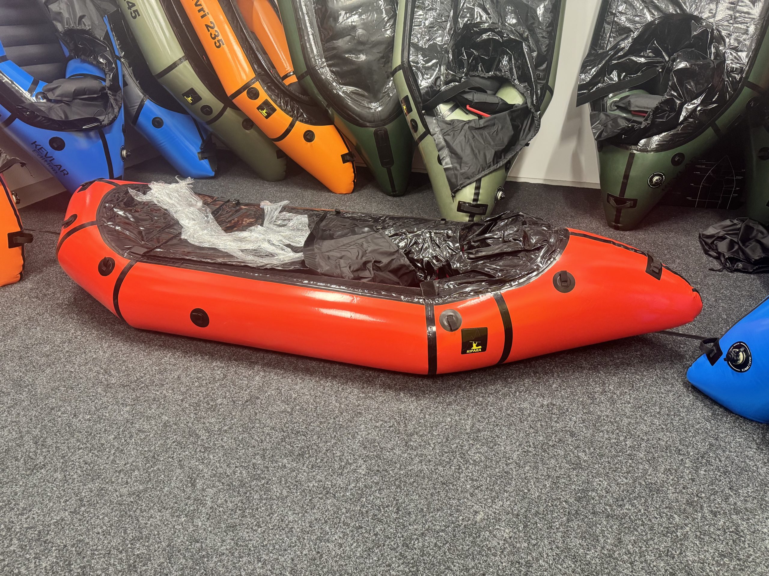 char 265 Kevlar edition, unused, red